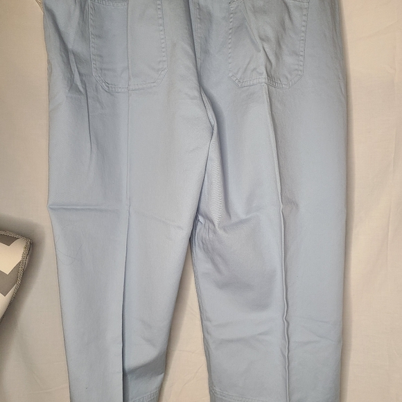 2 Pair Van Heusen straight fit Capris size 18 one blue and one khaki pair - Picture 4 of 13